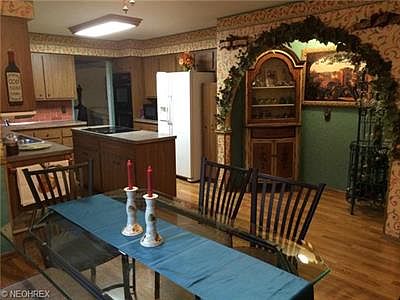 3rd image of 770 Valley Brook Cir