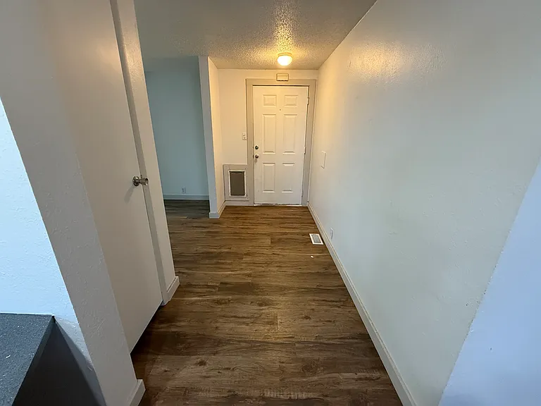 4709 Auburn St — Photo 14