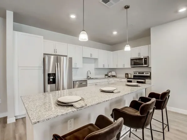 Black Canyon Luxury Apartments