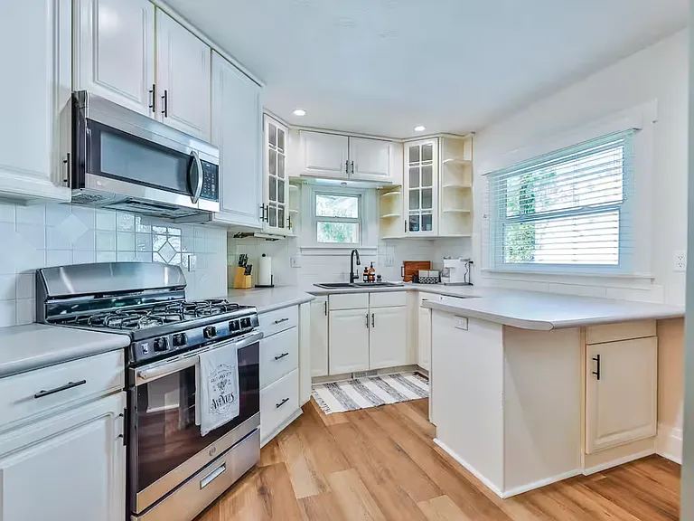420 E 3rd Ave — Photo 5