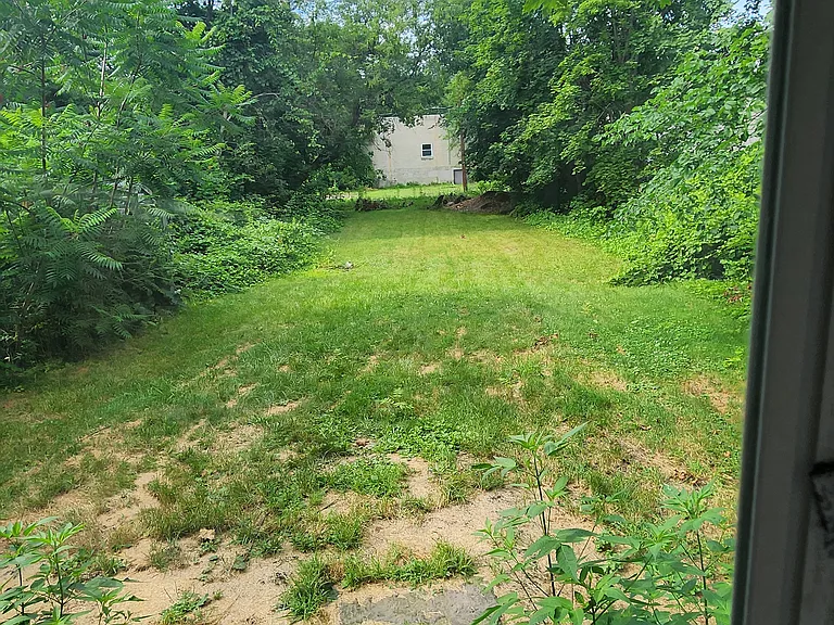 115 Sterling St — Photo 14