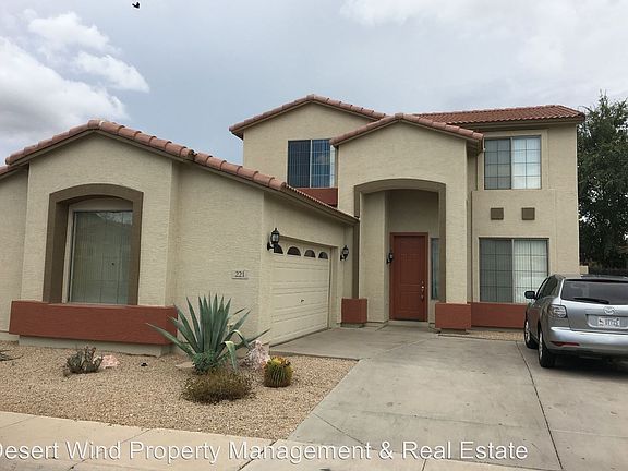 2nd image of 221 W Beechnut Pl
