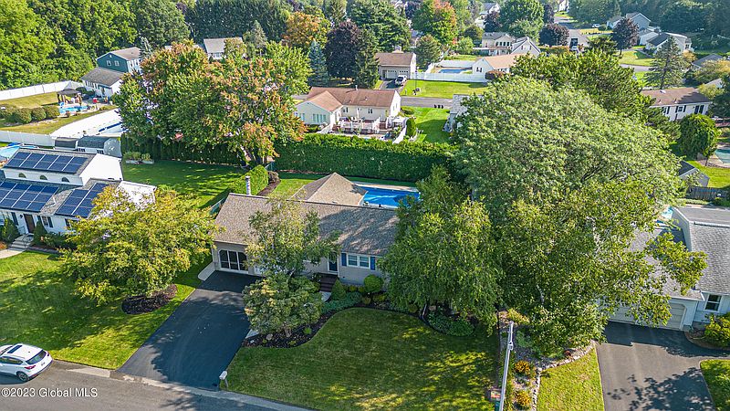 2nd image of 37 Brickley Drive