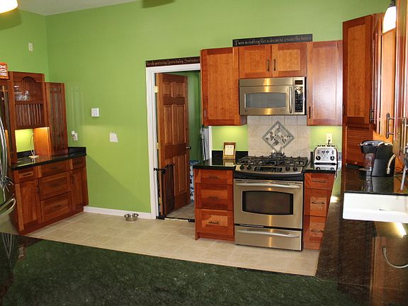 2nd image of 1285 Gilmore Trl