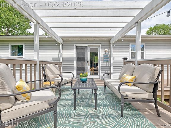 4th image of 4022 Hadley Rd