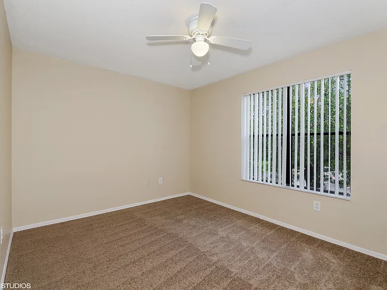 Falcon Trace Apartment Homes — Photo 17
