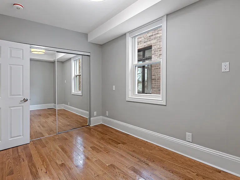 447 Green Ave — Photo 5
