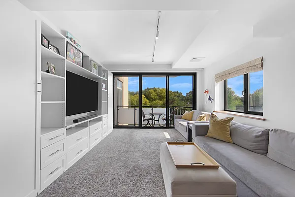 Sold by Compass | media 2