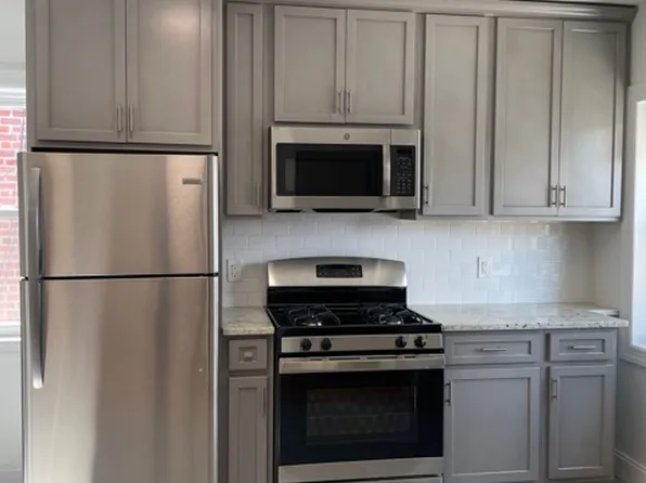 133 East 45th Street image 1 of 17