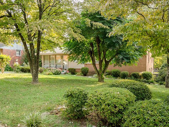 2nd image of 3212 Fielding Pl