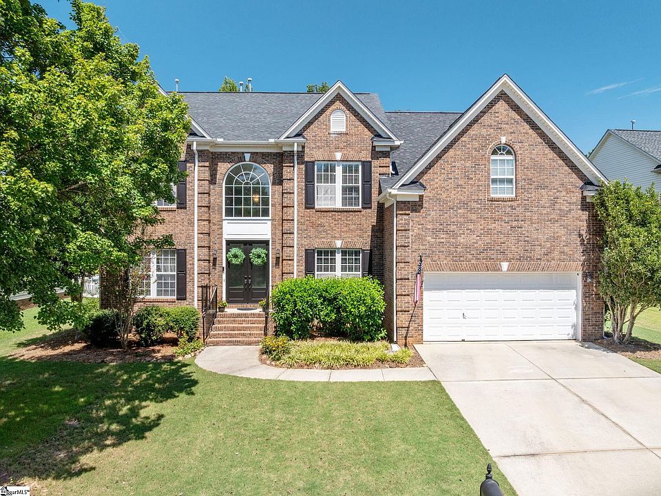 1st image of 8 Green Bank Ln