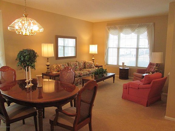 5th image of 20 Greenfields Dr