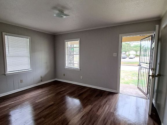 2nd image of 2972 Hale Ave