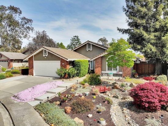 1438 Landahl Ct Benicia Ca 94510 Zillow