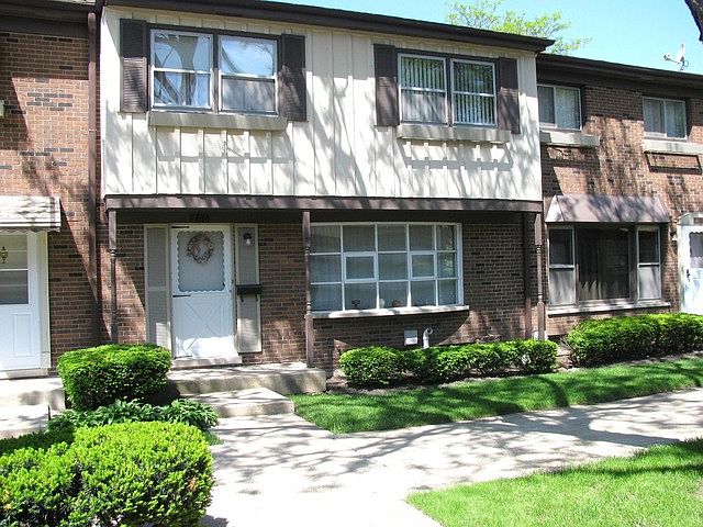 1st image of 266 Green Ct