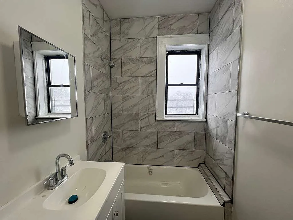 2 bed, $1,800 — Photo 3