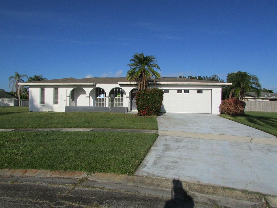 1st image of 634 SW Bolin Court