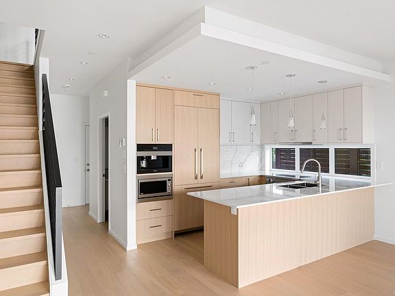 5th image of 2525 Rothesay Ave #3