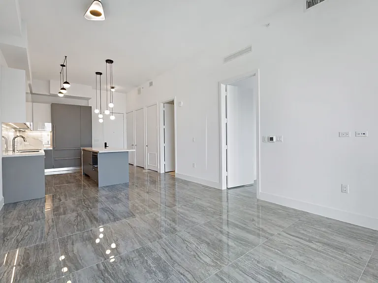 236 NE 28th St #330 — Photo 14