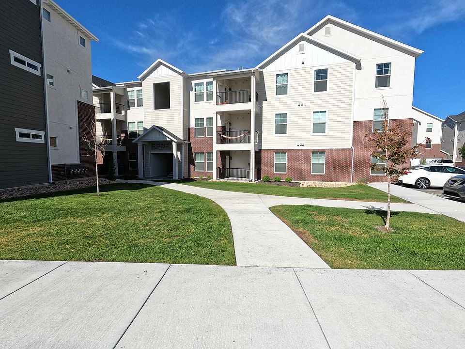 1st image of 534 N 360 W
