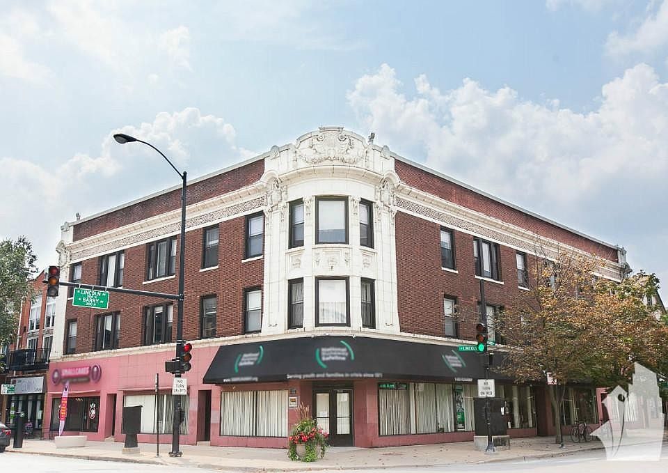 1st image of 3056-58 N Greenview Ave #3054-3