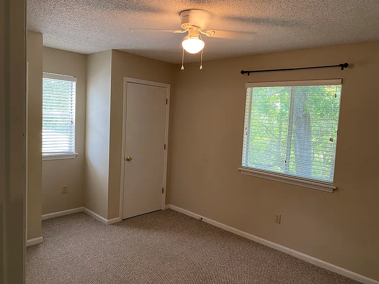 4527 Kimberly Way — Photo 11