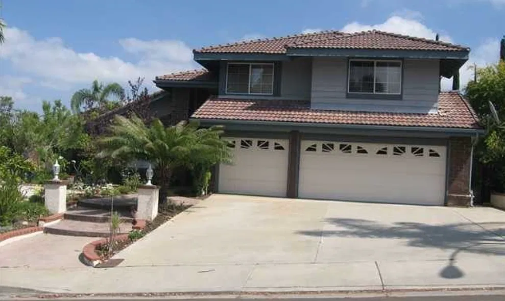 3 bed, 2800 sqft, $5,000 — Photo 1