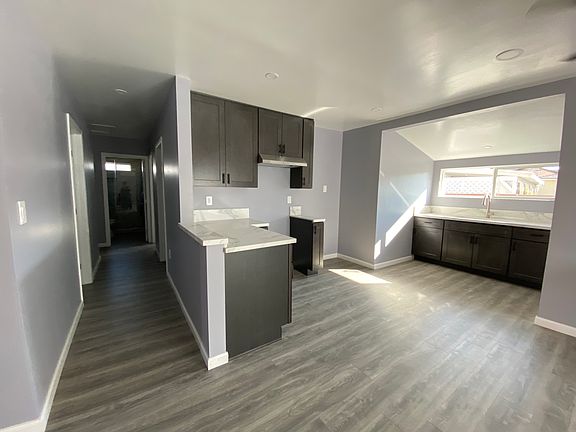 3rd image of 428 E Markland Dr
