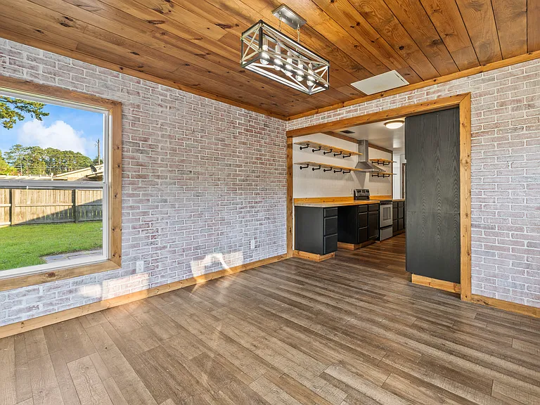 506 Greenbay Ave — Photo 13
