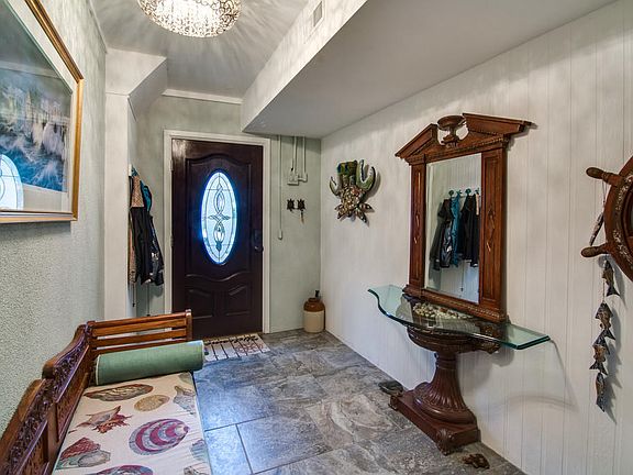 4th image of 8 Yacht Harbor Ct