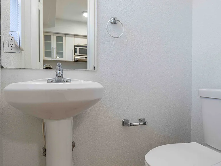 2180 Bay Dr #4B — Photo 12