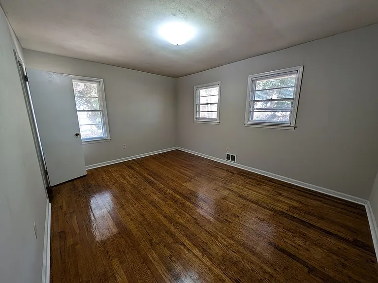 170 Forest Rd — Photo 7