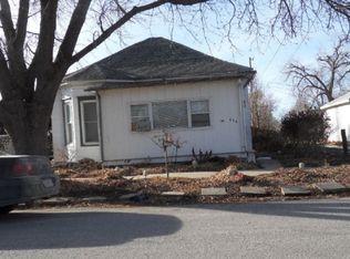 616 S 10th St, Council Bluffs, IA 51501