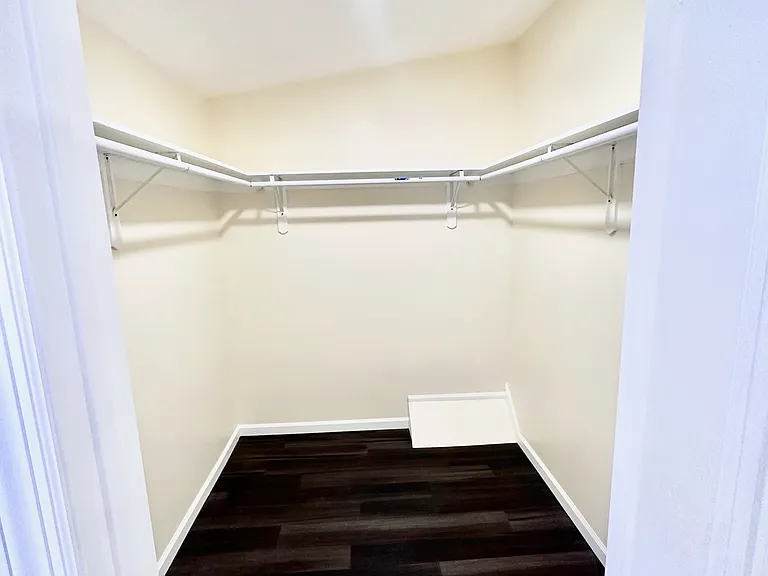 19 Primrose Ave W — Photo 14