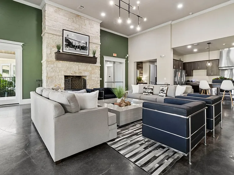 Silverado Apartments — Photo 6