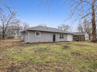 1418 Rosewood Dr, Champaign, IL 61821