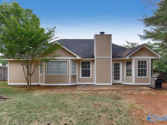3rd image of 207 Cypress Creek Dr NW