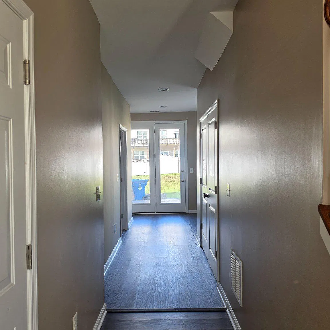 4 bed, 3.5 bath, 2164 sqft, $2,400 — Photo 2