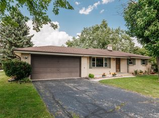 12126 W Chapman Ave, Greenfield, WI 53228