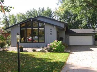 9947 Oxborough Cir, Bloomington, MN 55437