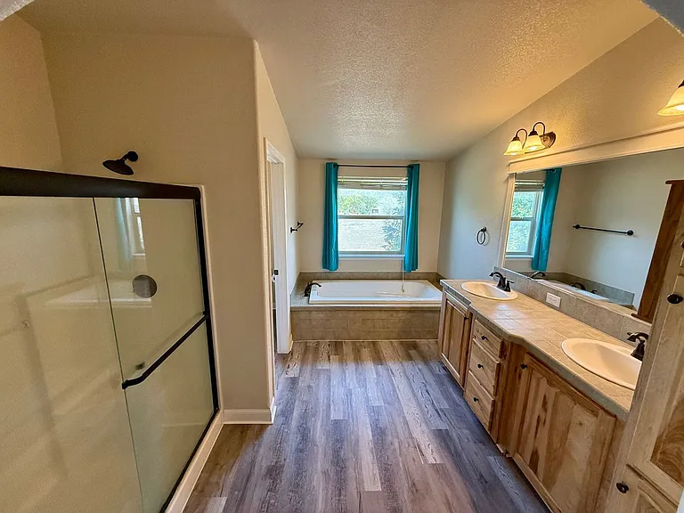 20324 Clearwater Dr — Photo 29