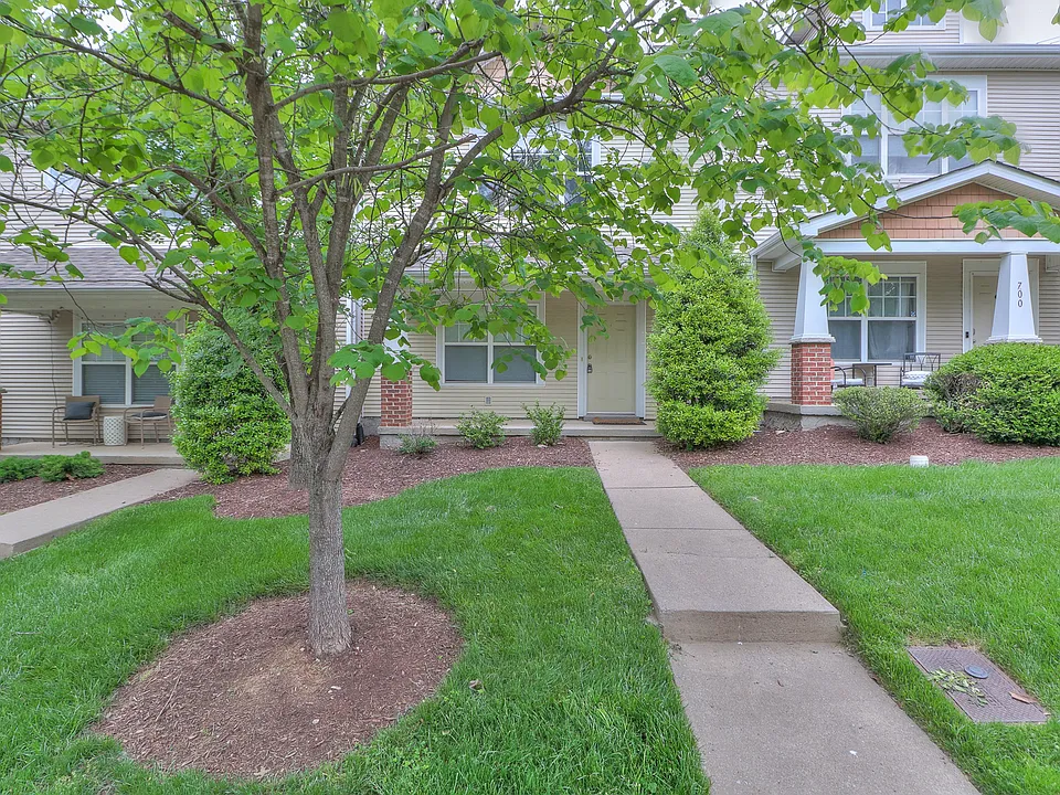 702 Vernon Ave