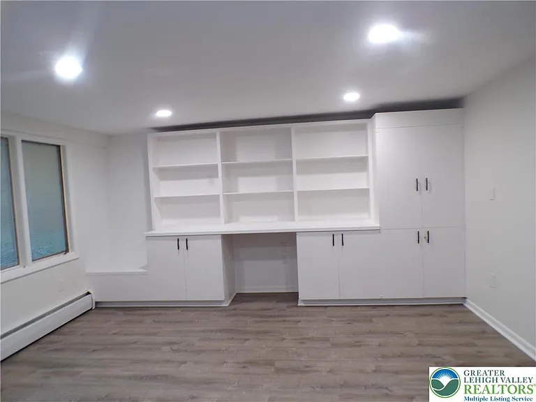 2440 W Livingston St — Photo 13