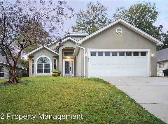 2nd image of 1547 Applewood Way