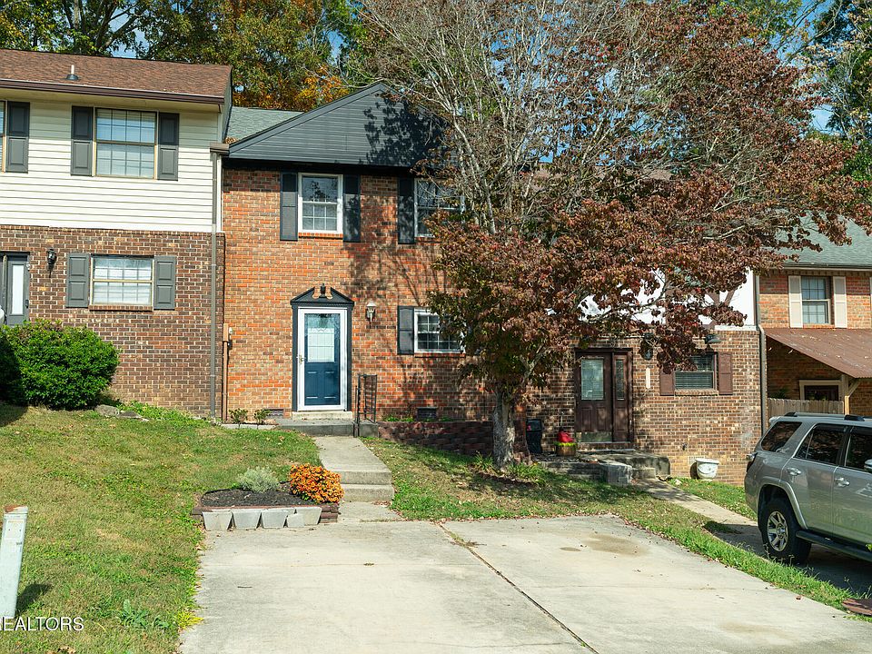 1st image of 227 Farmington Trl