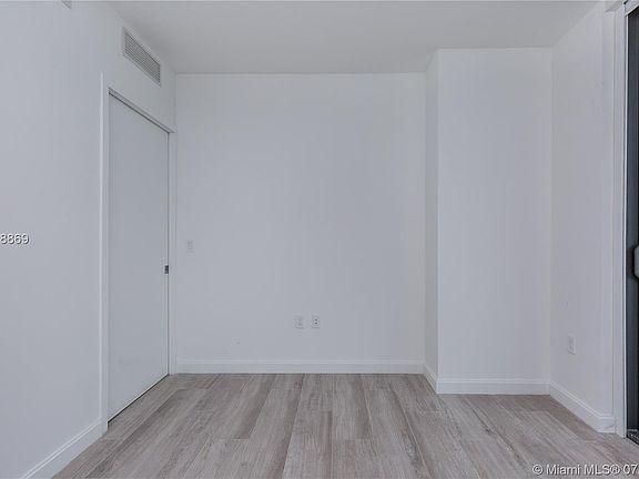 3rd image of 55 SW 9th St APT 4033