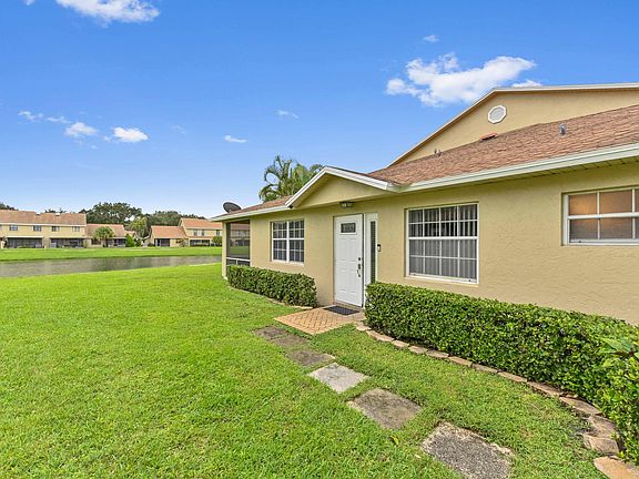 4th image of 2401 Maplewood Drive