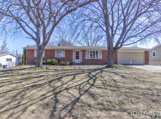 215 Brook Lane Ave, Holland, MI 49423