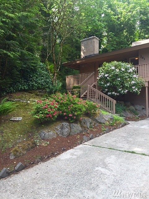 1st image of 261 168th Ave NE