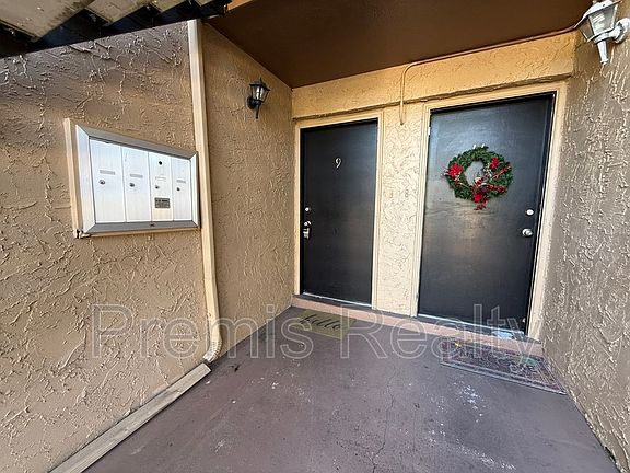 3rd image of 1575 Greenlea Dr APT 9